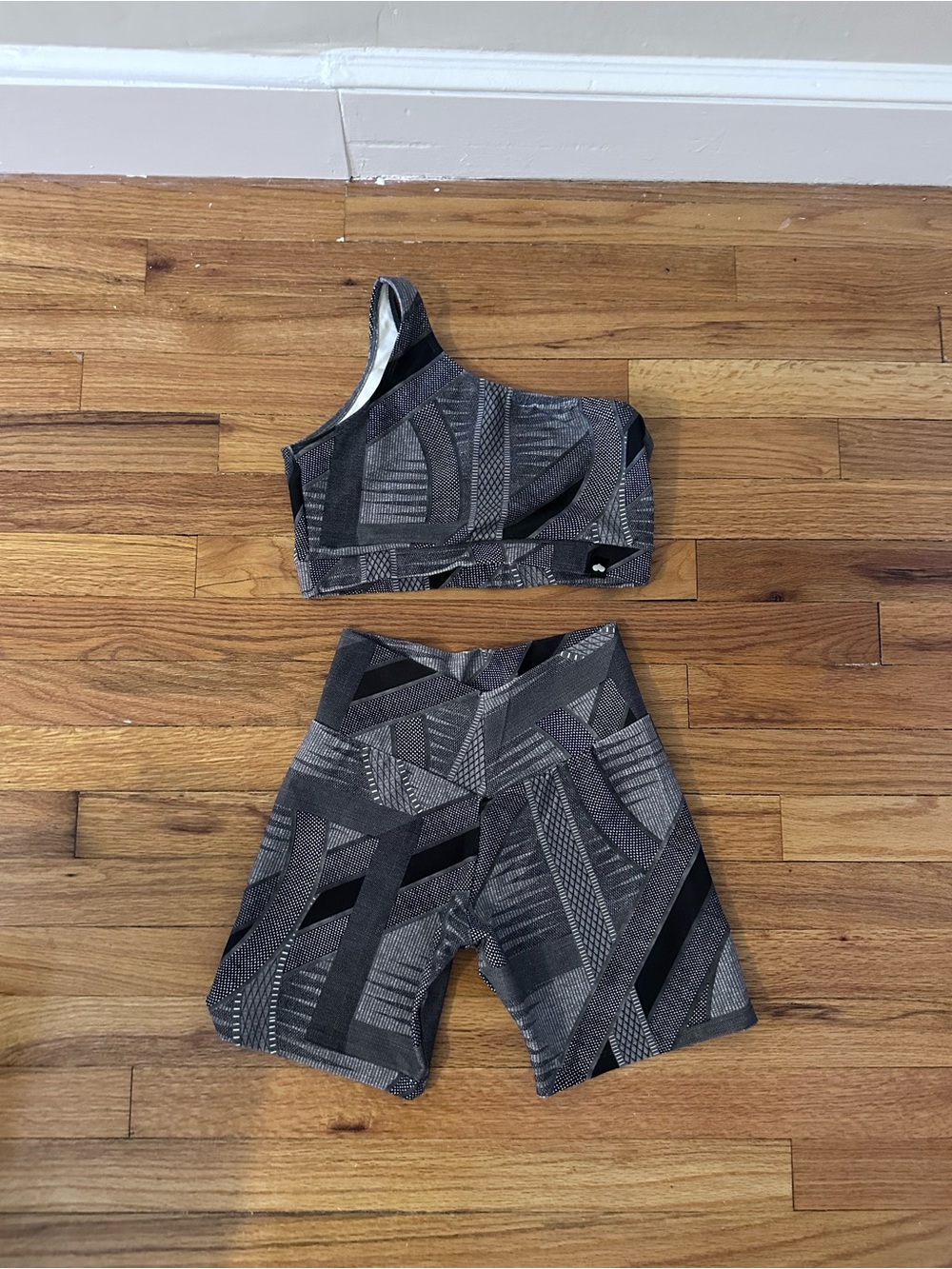 Booty by Brabants One-Shoulder Geo Print Active Set in Gray and Black